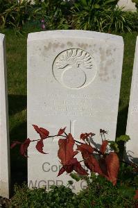 Dozinghem Military Cemetery - Davies, T